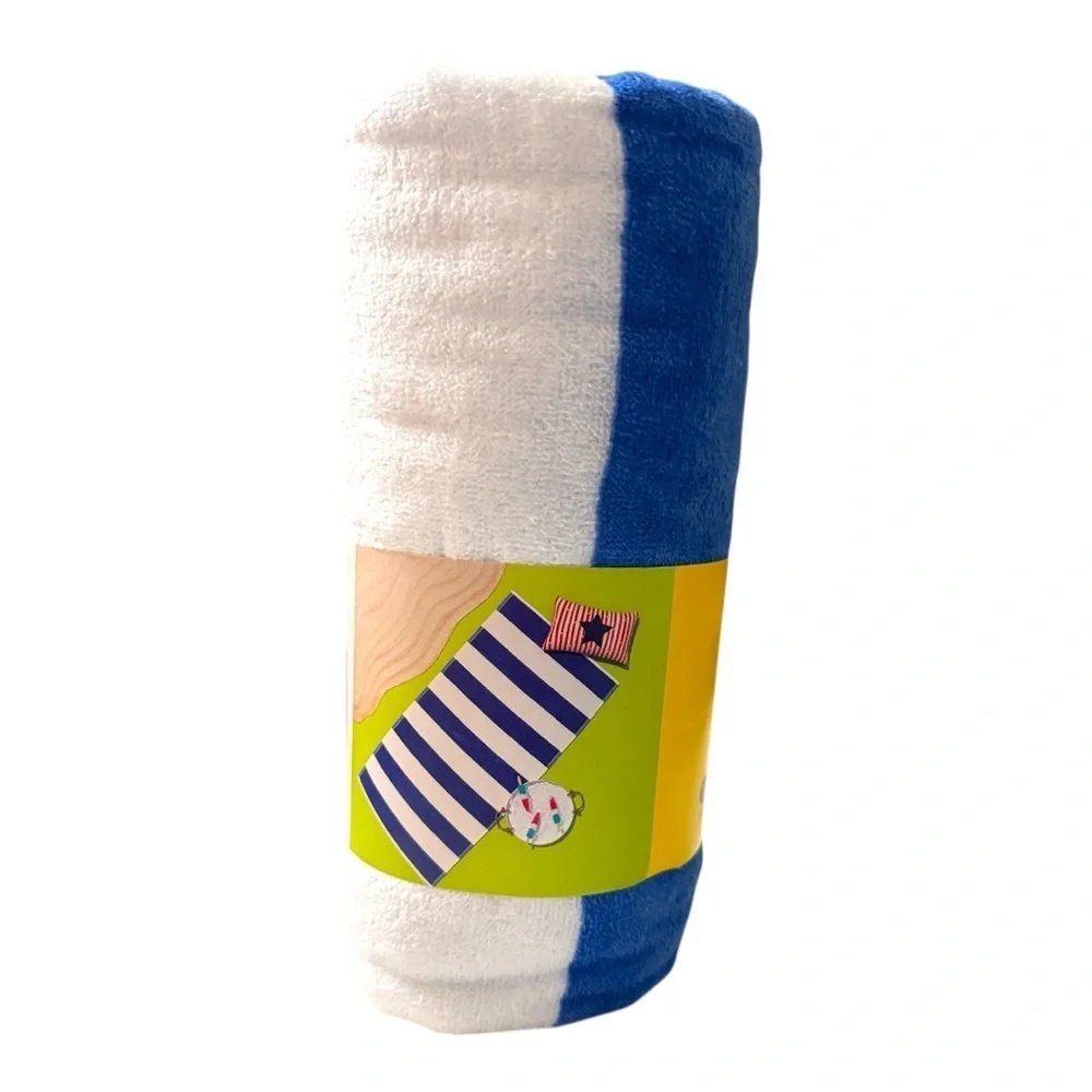 NWT Sun Squad Travel-Size Beach Towel – Blue & White Stripes